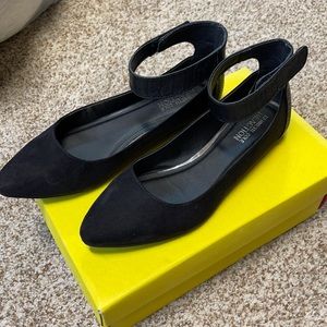 Kenneth Cole Suede Flat